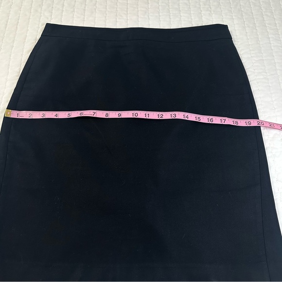 J. Crew 100% Cotton Black Pencil Skirt With Back Open and Zipper in Size 8 - Picture 6 of 10